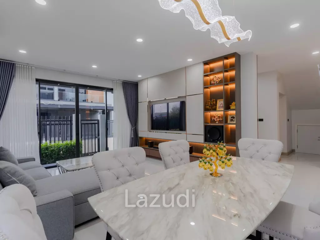 4 Bedroom Modern Luxurious House For Sale in Ban Thawai.