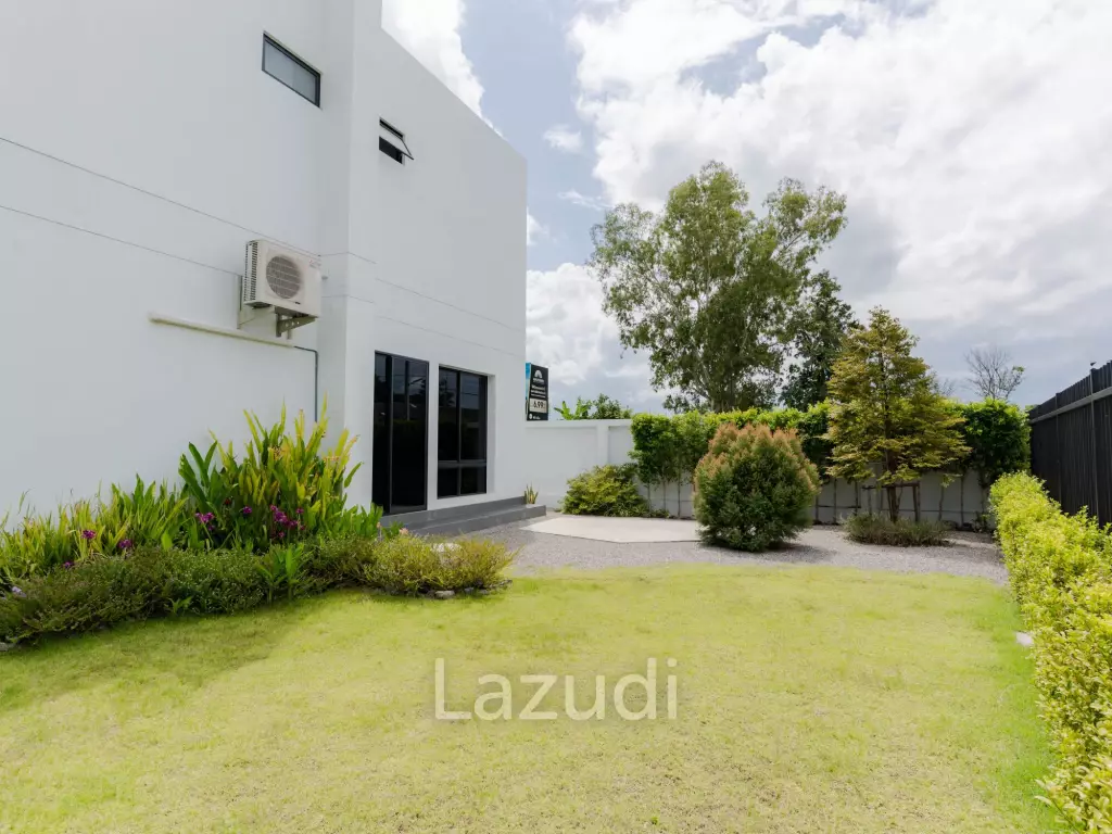 4 Bedroom Modern Luxurious House For Sale in Ban Thawai.
