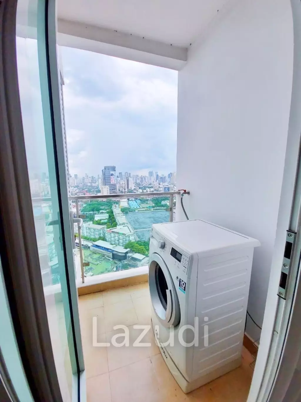 2 Bedroom  1 Bathroom 56 SQ.M TC Green Rama 9