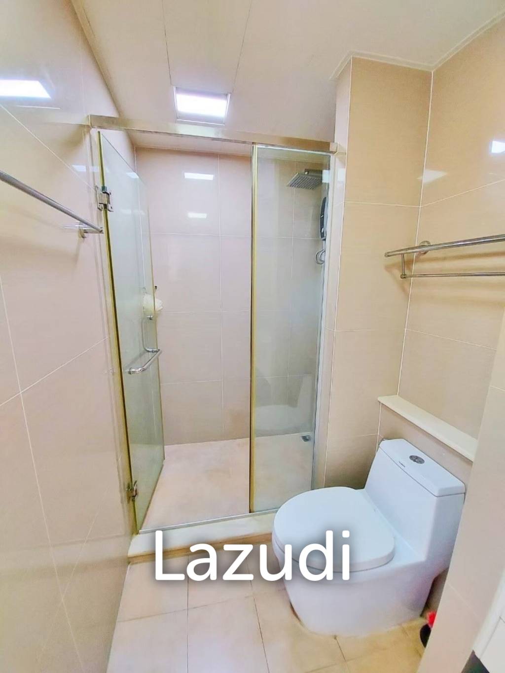 2 Bedroom  1 Bathroom 56 SQ.M TC Green Rama 9