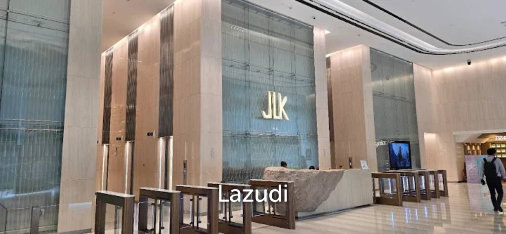 Nana Sukhumvit Soi 7 100SQM Retail Space Ground Floor of Office Building