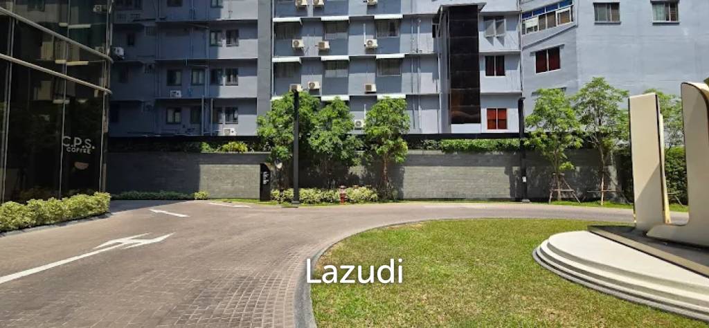 Nana Sukhumvit Soi 7 100SQM Retail Space Ground Floor of Office Building