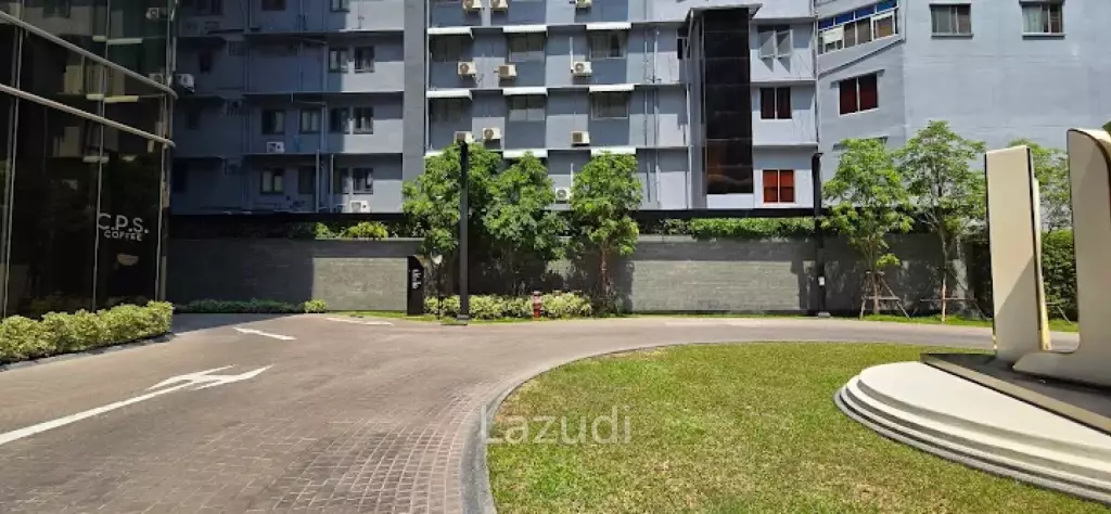 Nana Sukhumvit Soi 7 100SQM Retail Space Ground Floor of Office Building