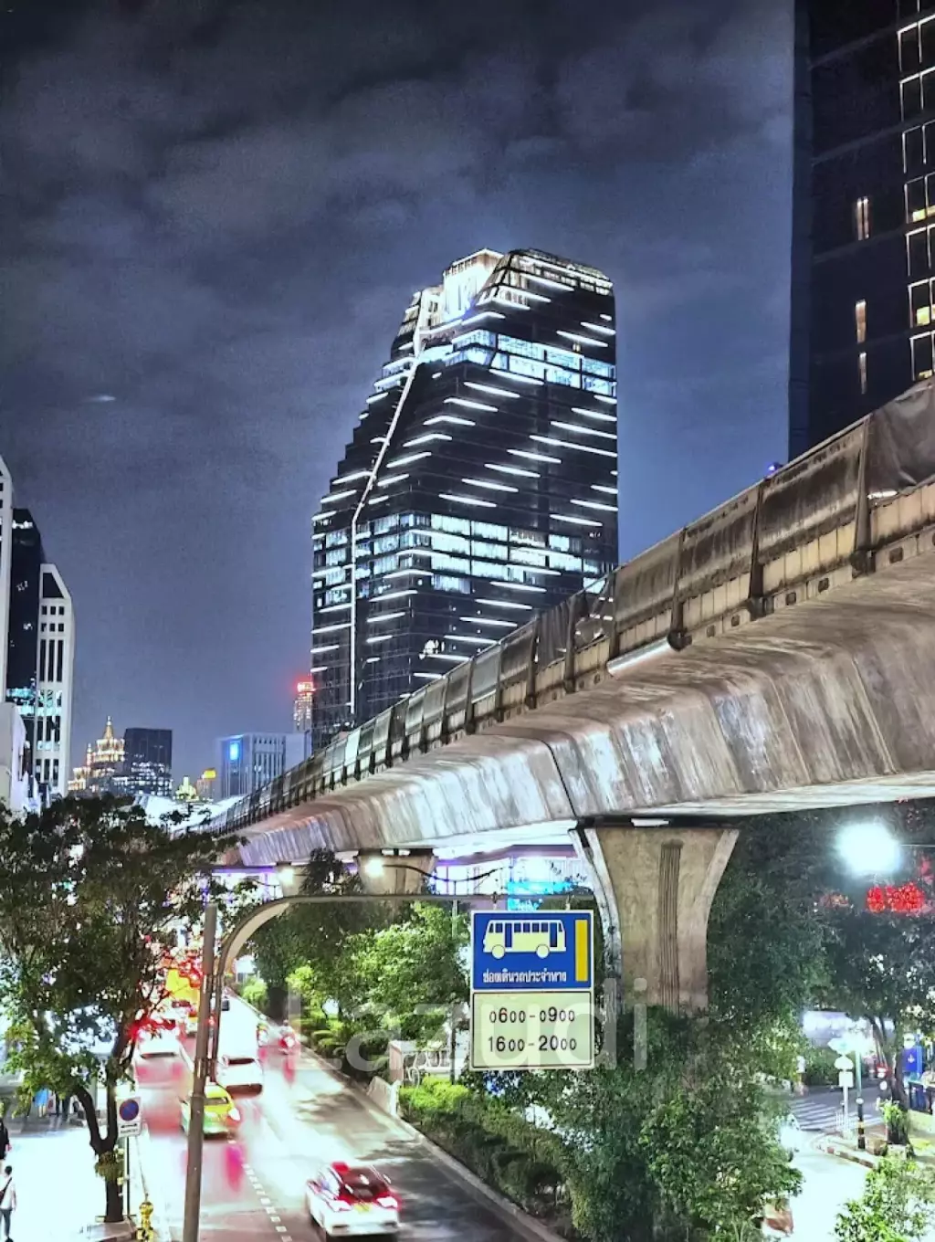Nana Sukhumvit Soi 7 100SQM Retail Space Ground Floor of Office Building