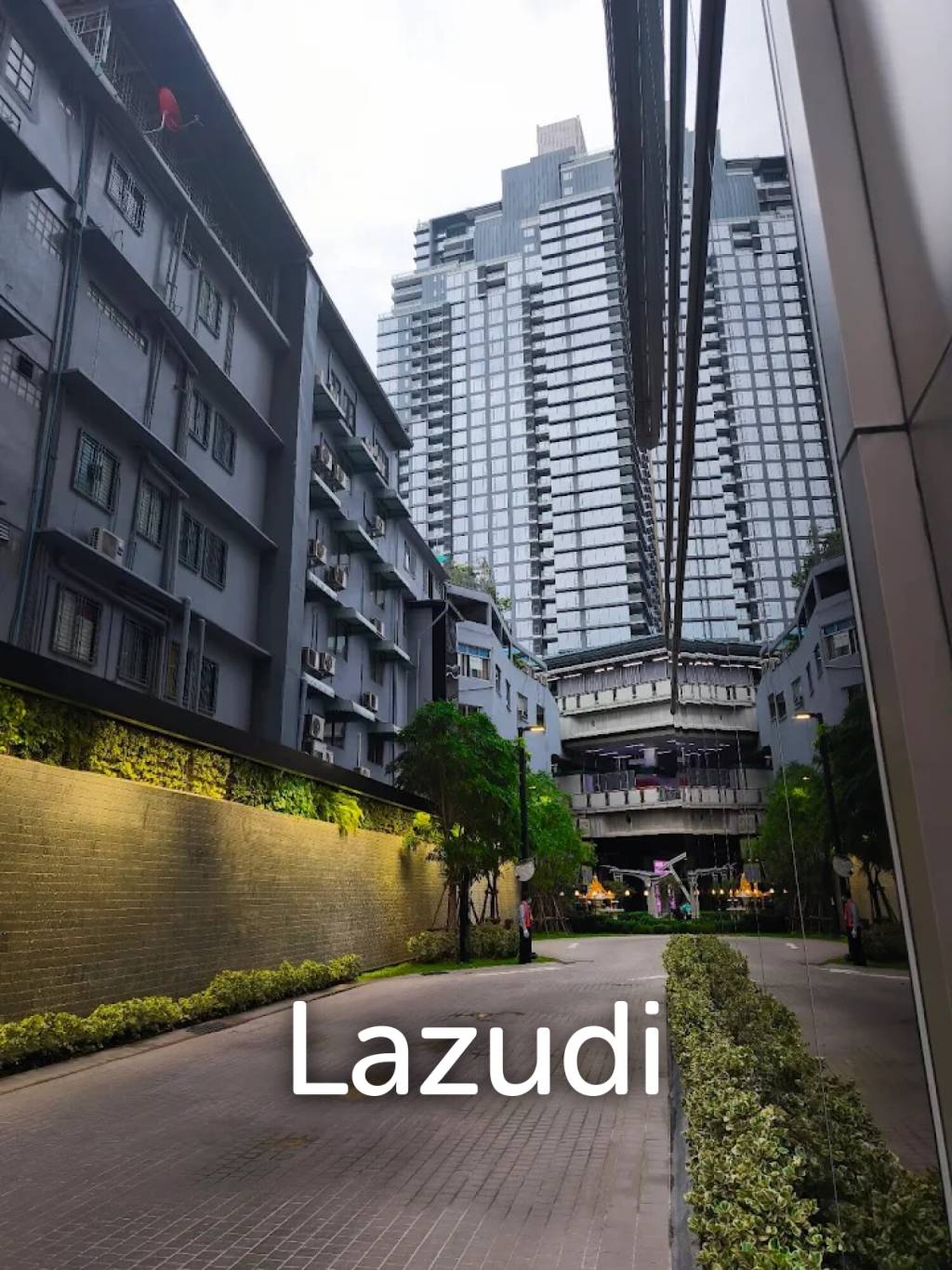 Nana Sukhumvit Soi 7 100SQM Retail Space Ground Floor of Office Building
