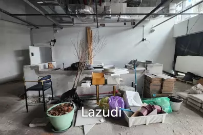 Nana Sukhumvit Soi 7 100SQM Retail Space Ground Floor of Office Building