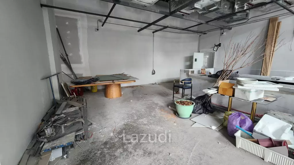 Nana Sukhumvit Soi 7 100SQM Retail Space Ground Floor of Office Building