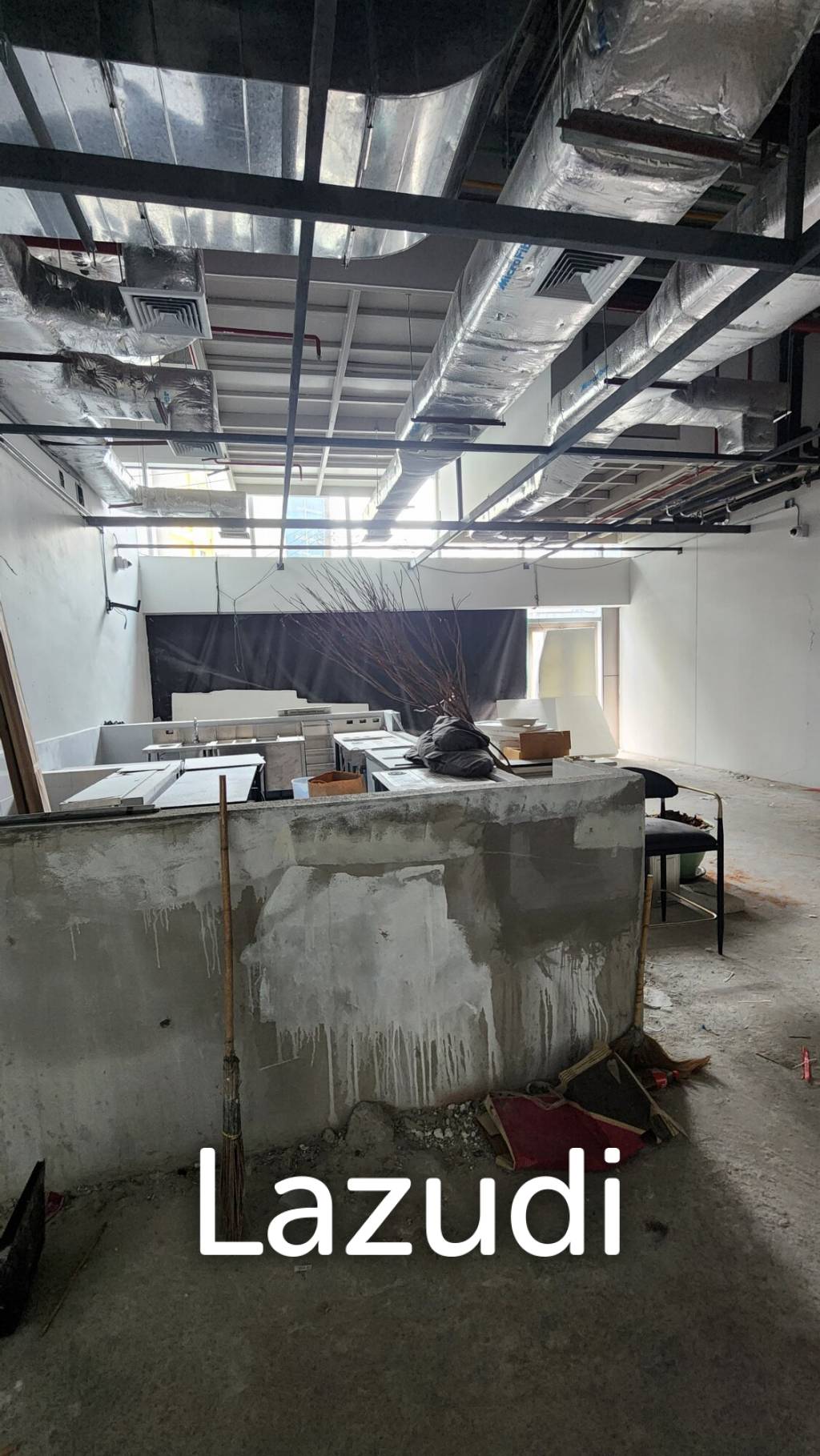 Nana Sukhumvit Soi 7 100SQM Retail Space Ground Floor of Office Building