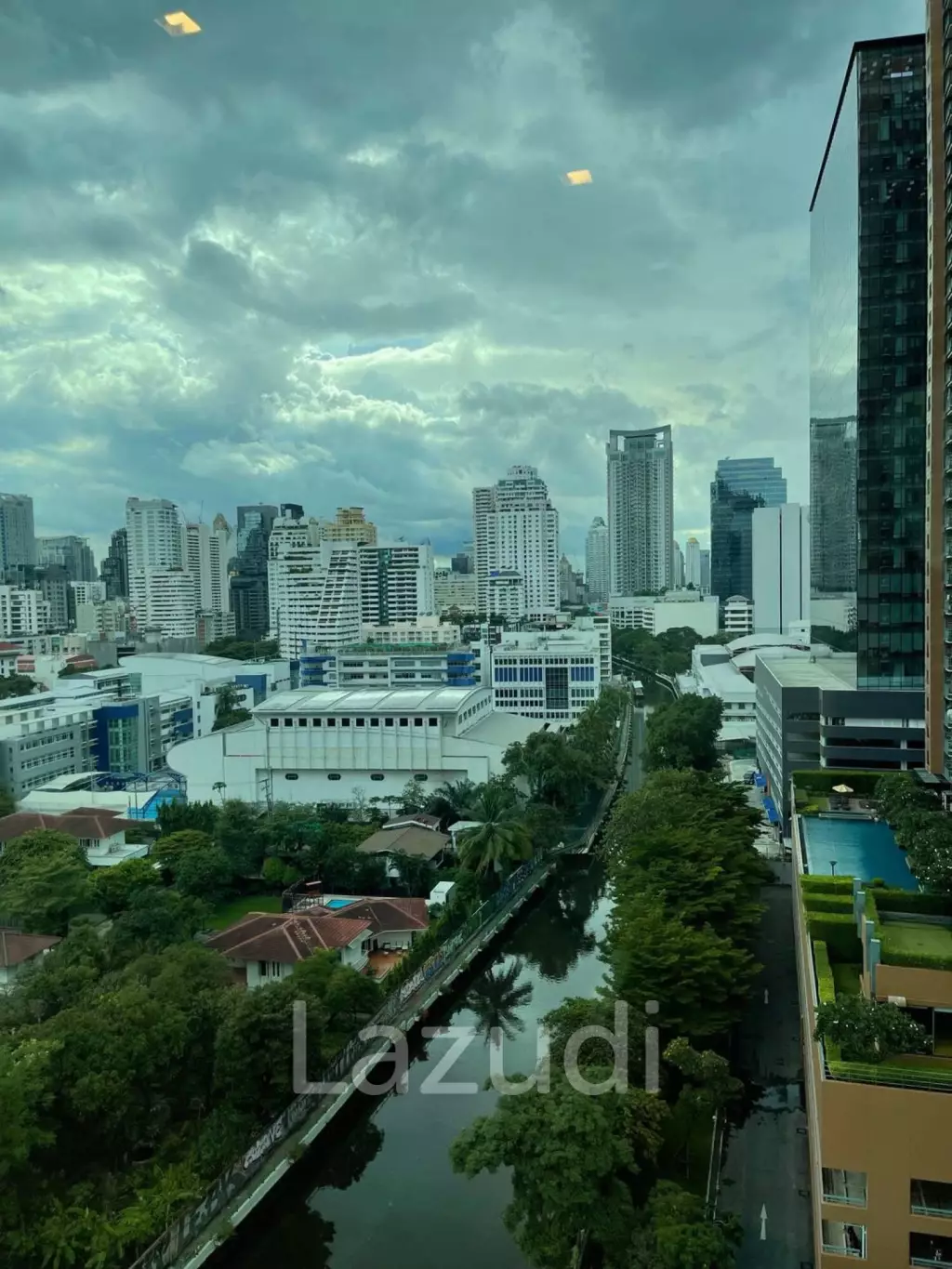 Modern 1-Bedroom Condo in Q Asoke Bangkok