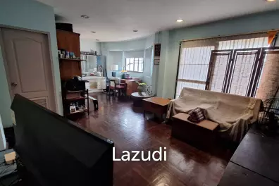 5 Bedroom 5 Bathroom 465 Sq.m Sigle House At Phahon 24