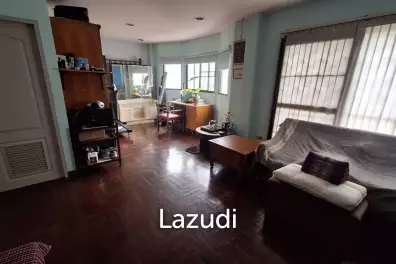 5 Bedroom 5 Bathroom 465 Sq.m Sigle House At Phahon 24