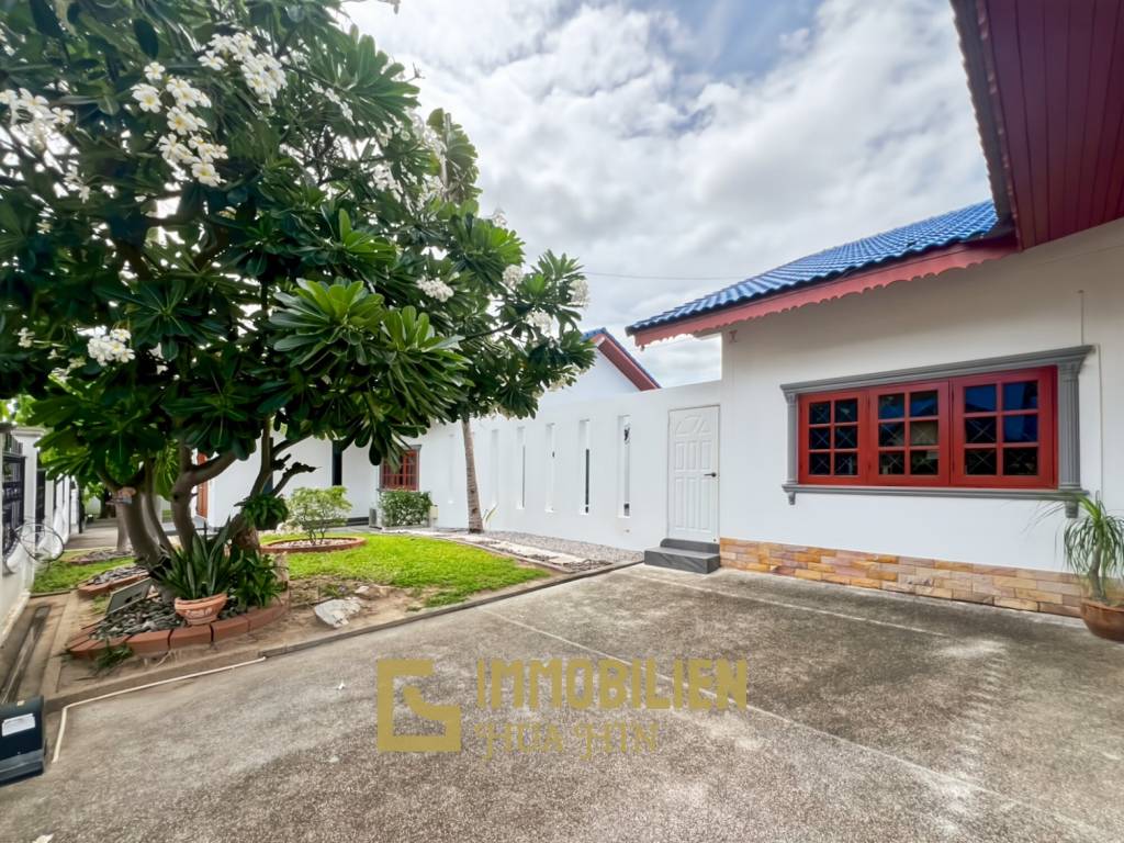 Soi Hua Hin 94: Pool Villa mit 4 Schlafzimmern und Bergblick