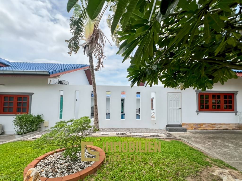 Soi Hua Hin 94: Pool Villa mit 4 Schlafzimmern und Bergblick