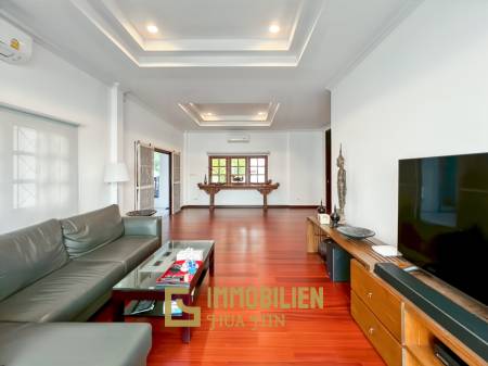 Soi Hua Hin 94: Pool Villa mit 4 Schlafzimmern und Bergblick