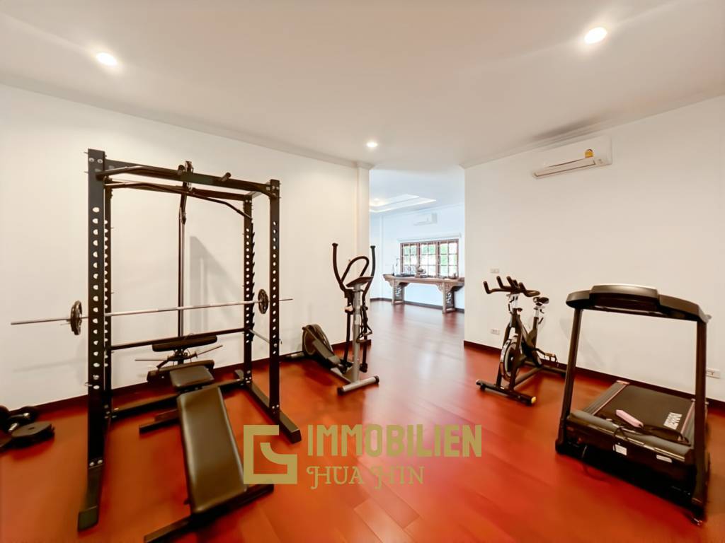 Soi Hua Hin 94: Pool Villa mit 4 Schlafzimmern und Bergblick