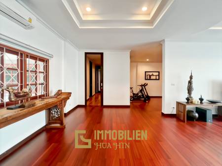 Soi Hua Hin 94: Pool Villa mit 4 Schlafzimmern und Bergblick