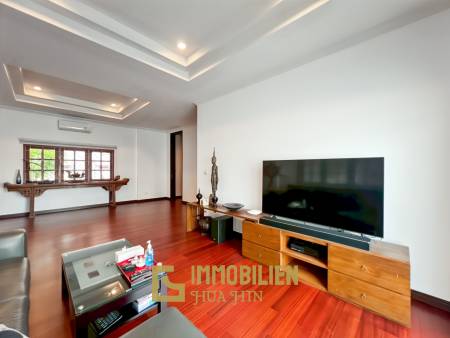 Soi Hua Hin 94: Pool Villa mit 4 Schlafzimmern und Bergblick