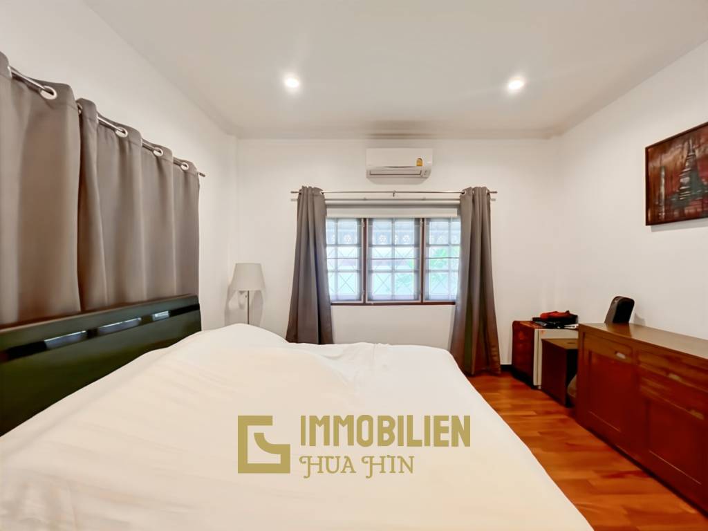 Soi Hua Hin 94: Pool Villa mit 4 Schlafzimmern und Bergblick