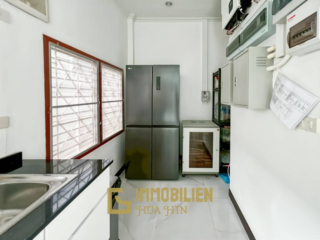 Soi Hua Hin 94: Pool Villa mit 4 Schlafzimmern und Bergblick