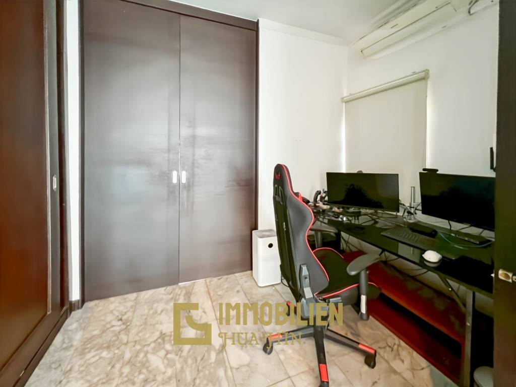 Soi Hua Hin 94: Pool Villa mit 4 Schlafzimmern und Bergblick