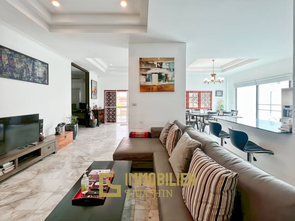 Soi Hua Hin 94: Pool Villa mit 4 Schlafzimmern und Bergblick