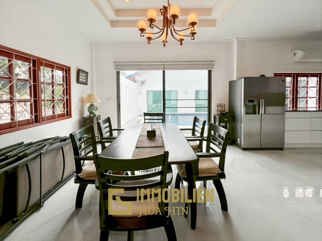 Soi Hua Hin 94: Pool Villa mit 4 Schlafzimmern und Bergblick