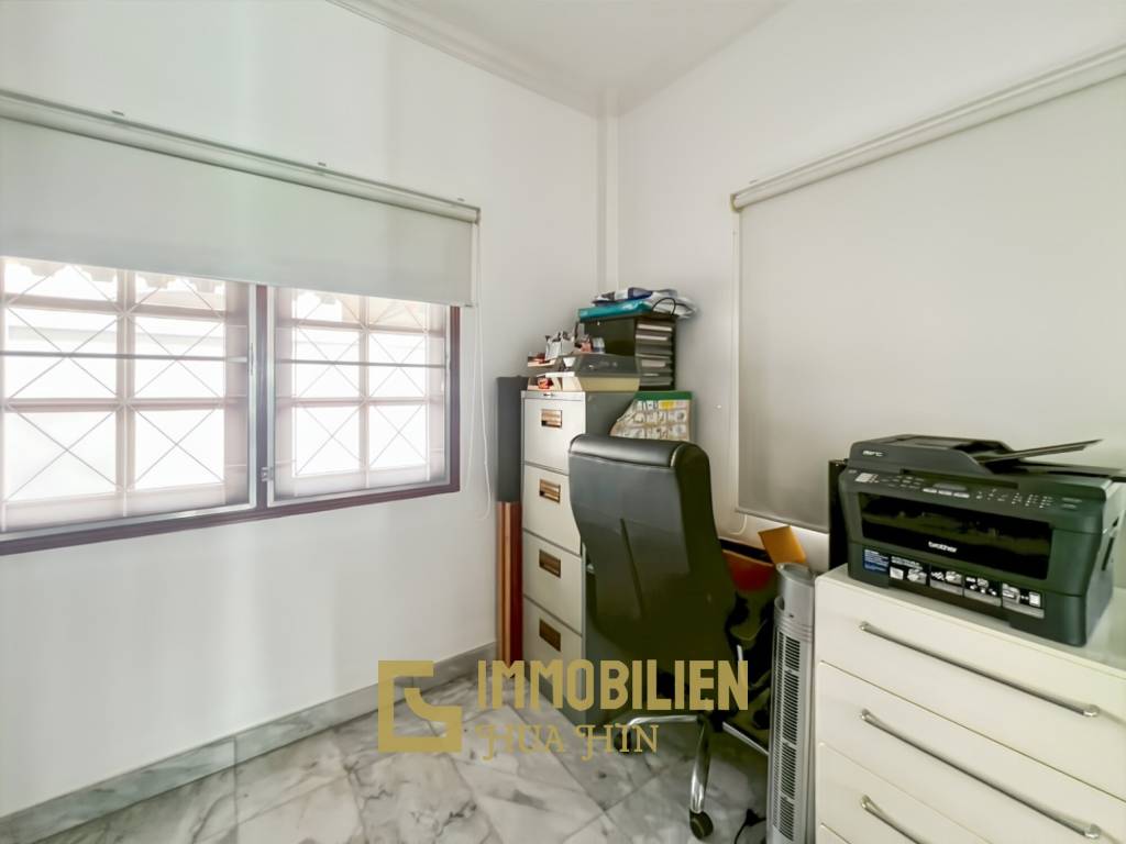 Soi Hua Hin 94: Pool Villa mit 4 Schlafzimmern und Bergblick