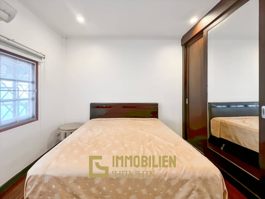 Soi Hua Hin 94: Pool Villa mit 4 Schlafzimmern und Bergblick