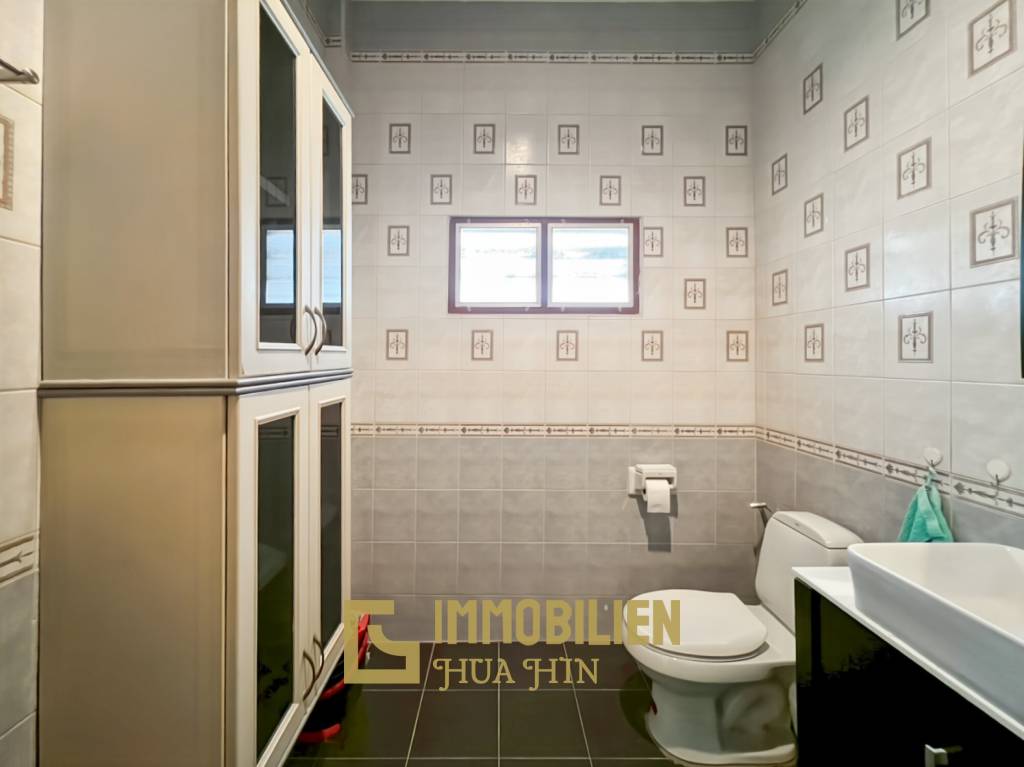 Soi Hua Hin 94: Pool Villa mit 4 Schlafzimmern und Bergblick