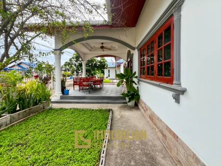Soi Hua Hin 94: Pool Villa mit 4 Schlafzimmern und Bergblick