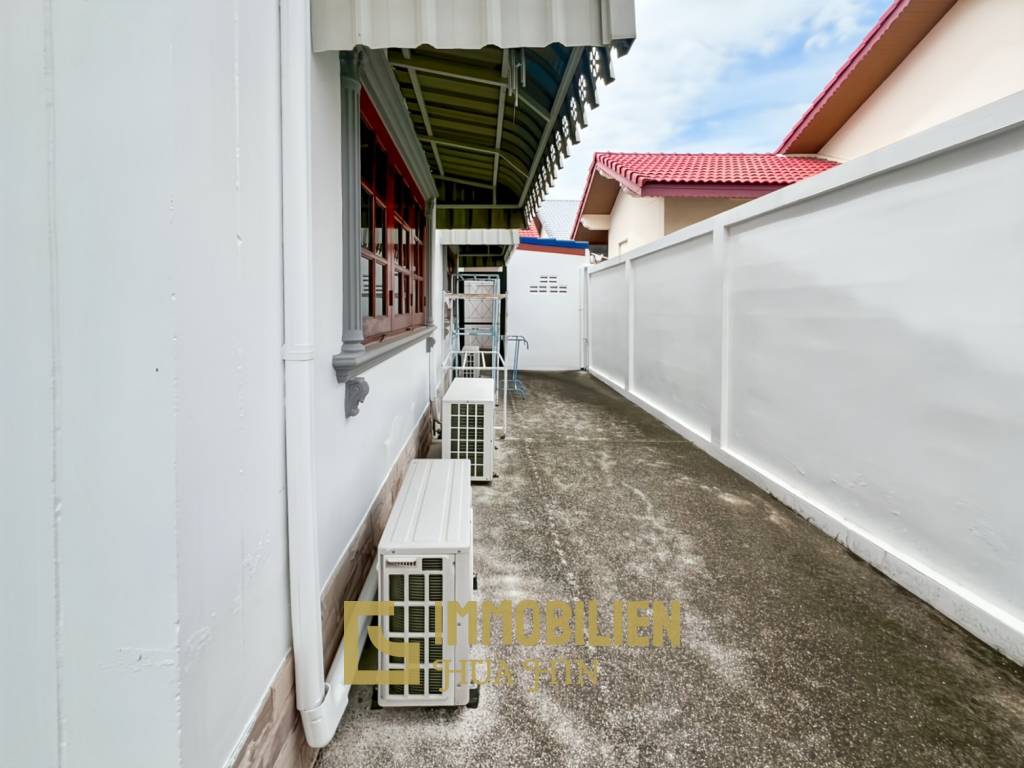 Soi Hua Hin 94: Pool Villa mit 4 Schlafzimmern und Bergblick