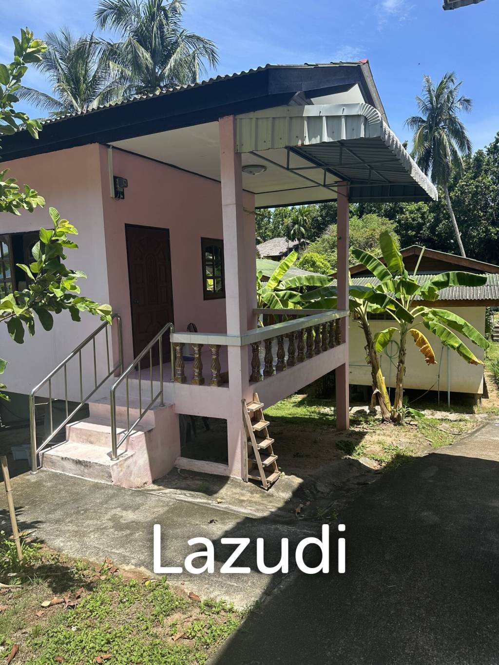 For Sale – Beachfront Resort with Restaurant