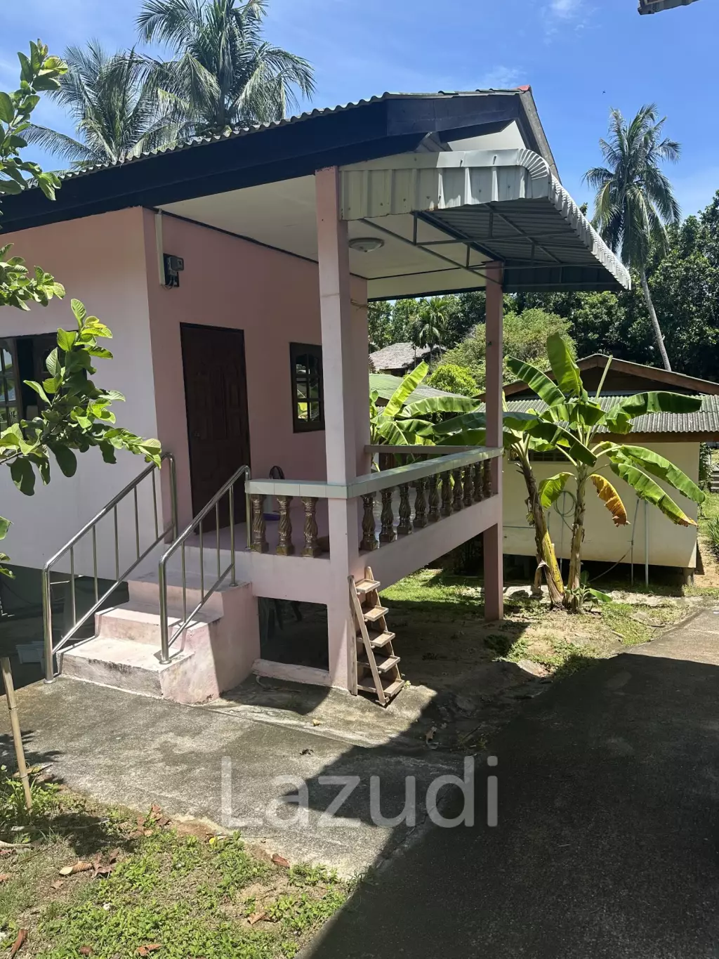 For Sale – Beachfront Resort with Restaurant