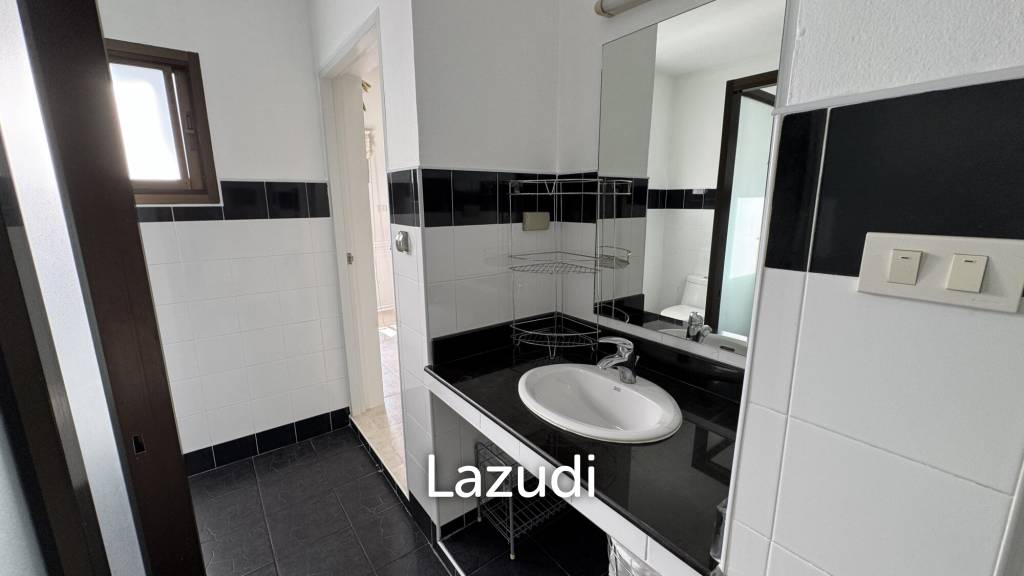 Mountain View Villa Near InterContinental Hotel