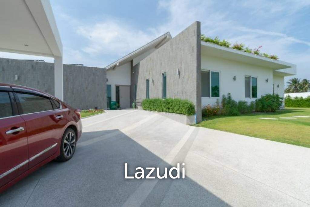 1,600 Sqm 4 Bed 5 Bath Villa For Sale