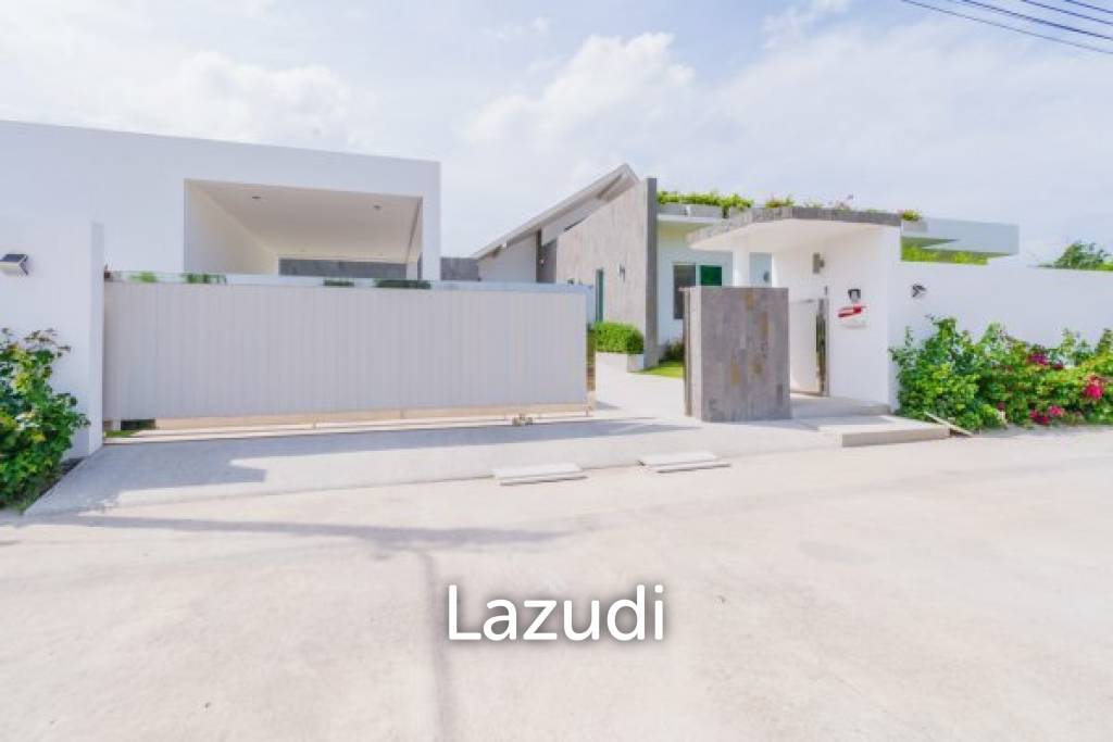 1,600 Sqm 4 Bed 5 Bath Villa For Sale