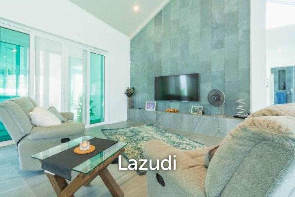 1,600 Sqm 4 Bed 5 Bath Villa For Sale