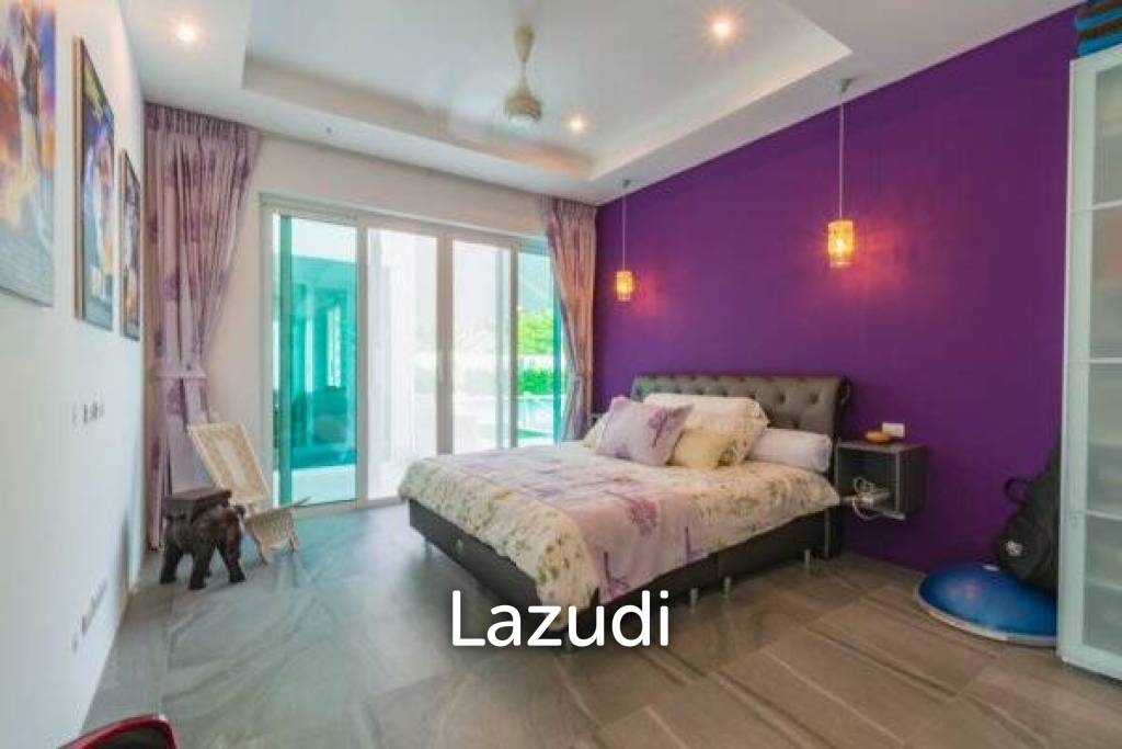 1,600 Sqm 4 Bed 5 Bath Villa For Sale