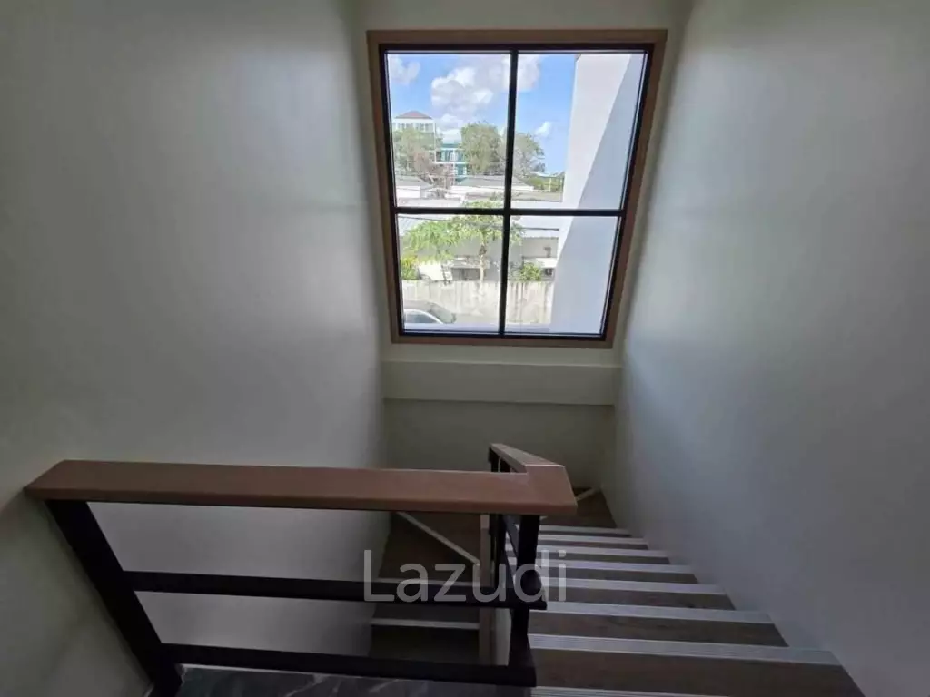 Brand New 3-Bedroom Pool Villa For Sale In Chalong