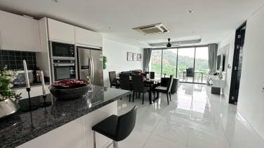 3-Bedroom Penthouse for Sale at Twin Sands in Patong 3-Bedroom Penthouse for Sale at Twin Sands in Patong