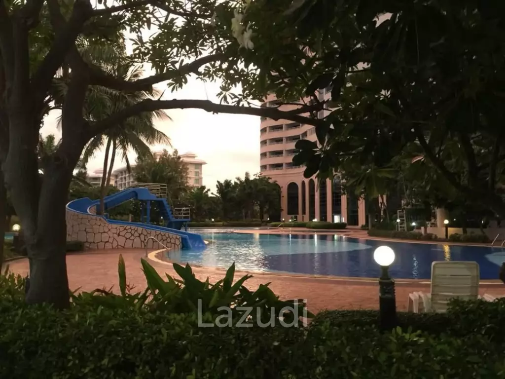 Cha-am: 140 SQM Beachfront Condotel Cliff and Beach
