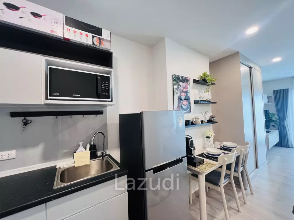 Good Size 1 Bedroom Condo With Nice Sea View