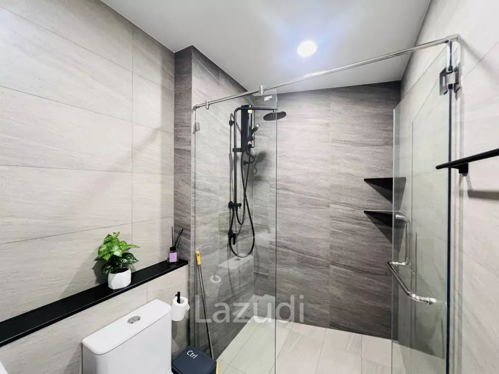Good Size 1 Bedroom Condo With Nice Sea View