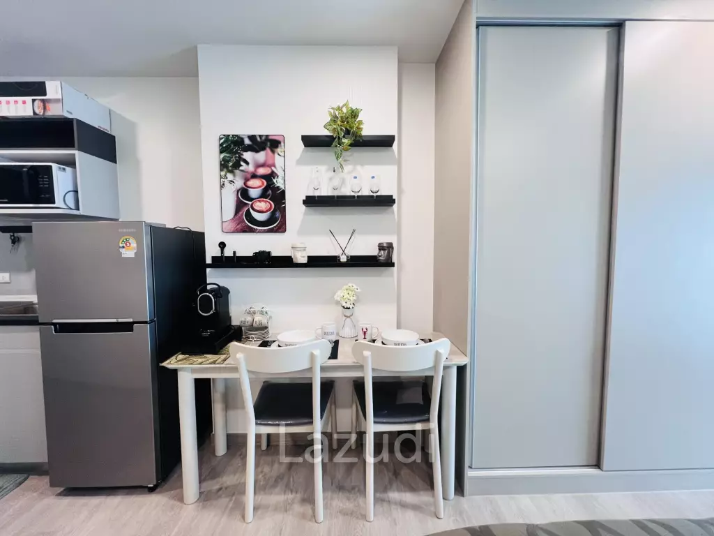 Good Size 1 Bedroom Condo With Nice Sea View