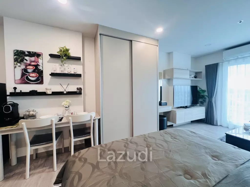 Good Size 1 Bedroom Condo With Nice Sea View