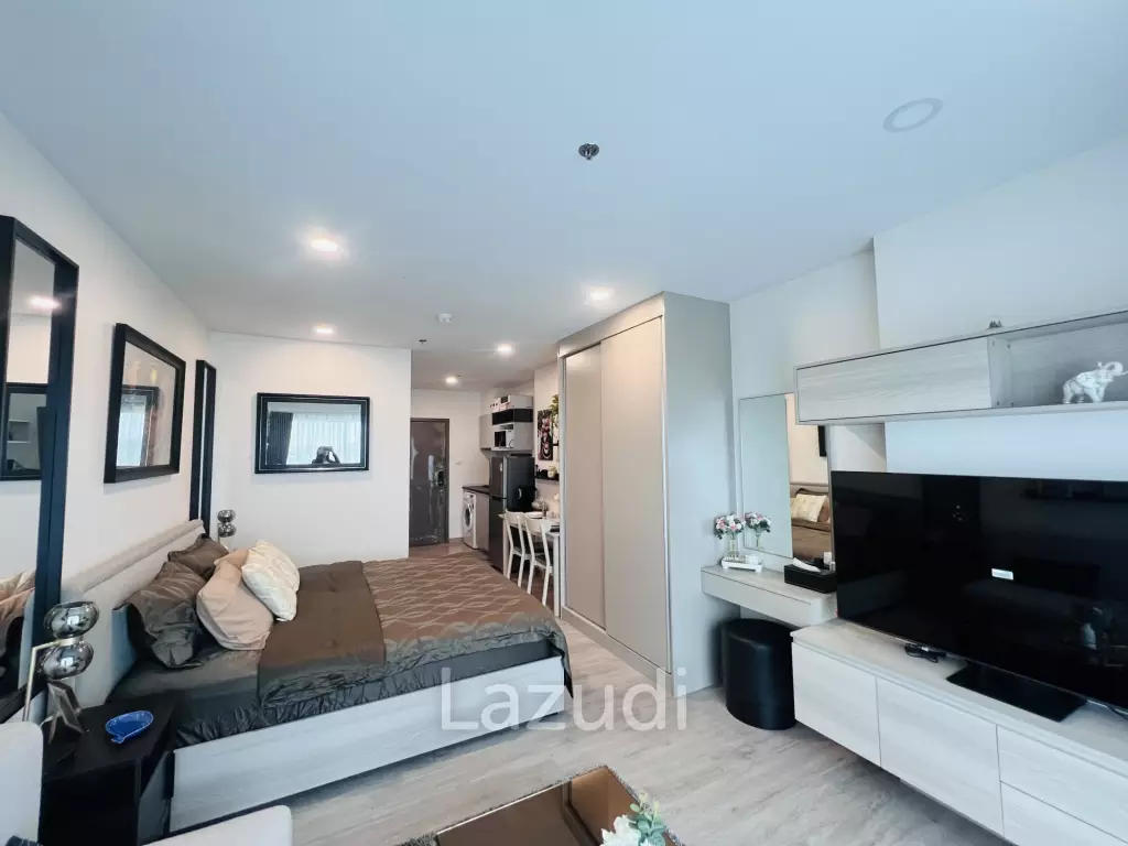 Good Size 1 Bedroom Condo With Nice Sea View