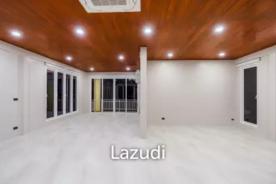 Beachfront  detached house for Sale at Samroiyod
