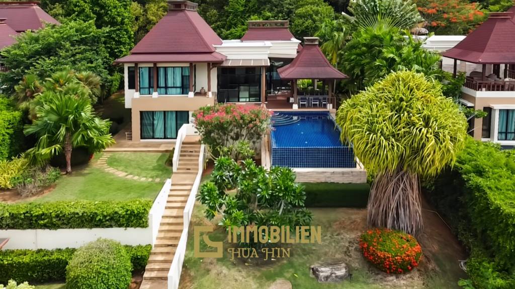 Panorama Pool Villa: Atemberaubende Pool Villa mit 3 Schlafzimmern und malerischem Meerblick