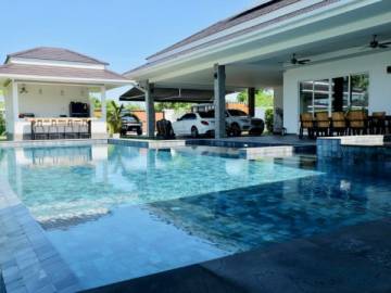 PALM VILLAS: Luxury 6 Bed Pool Villa