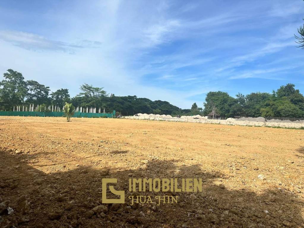Erstklassiges 2000 qm großes Baugrundstück in Thap Tai Hua Hin
